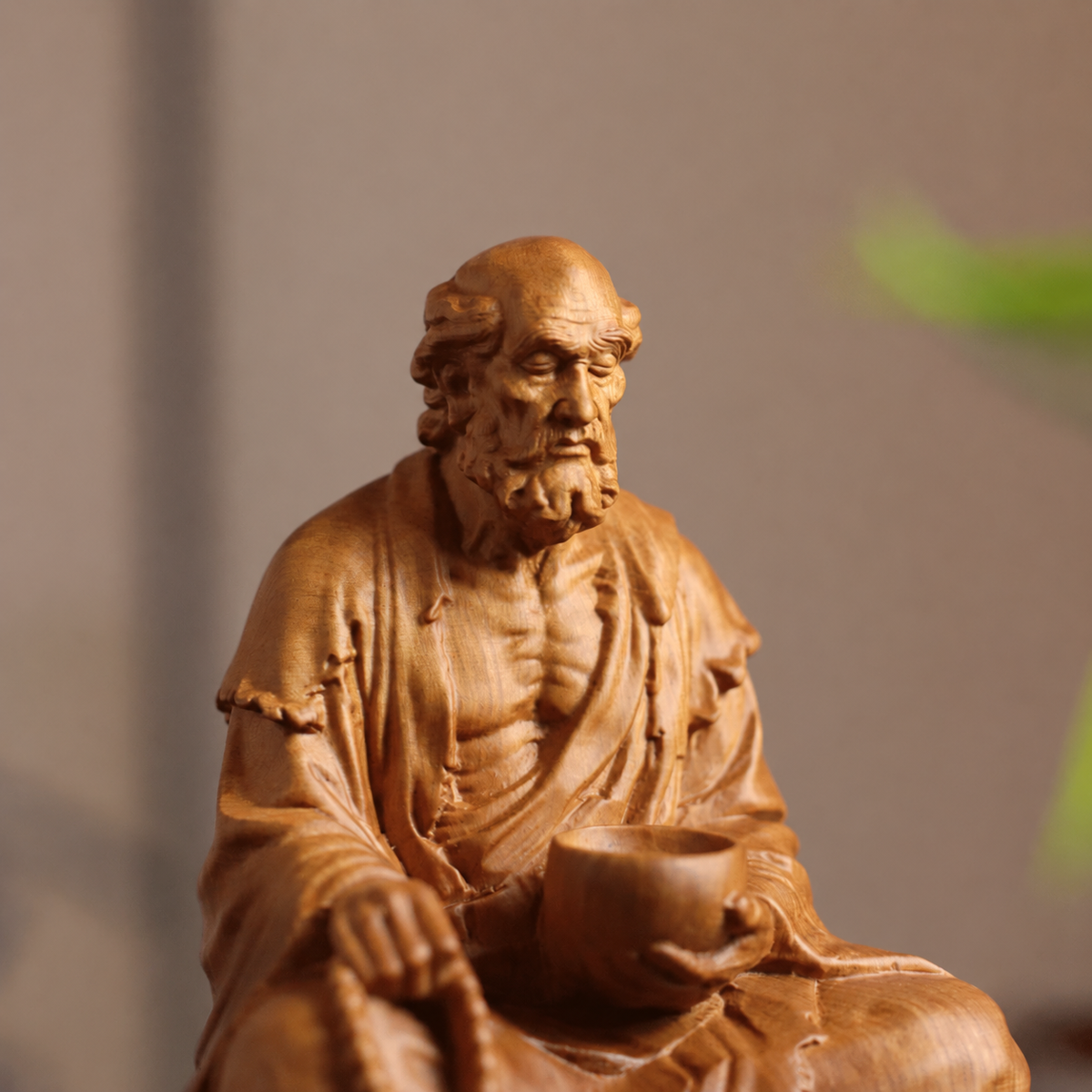 Bodhidharma on Rock Seat in Cypress Wood — Product photo 2