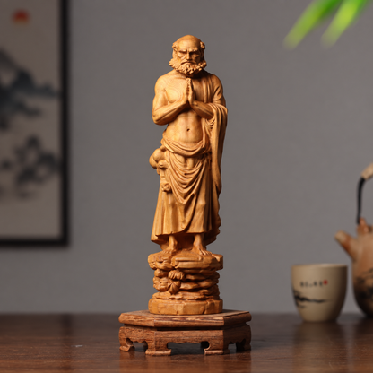Praying Bodhidharma Statue in Cypress Wood — Product photo 2