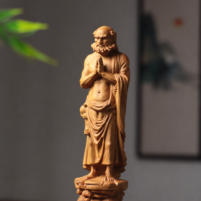 Praying Bodhidharma Statue in Cypress Wood — Product photo 1