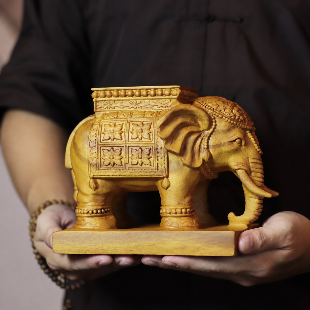 Elephant Candle Holder in Carved Cypress Wood — Product photo 6