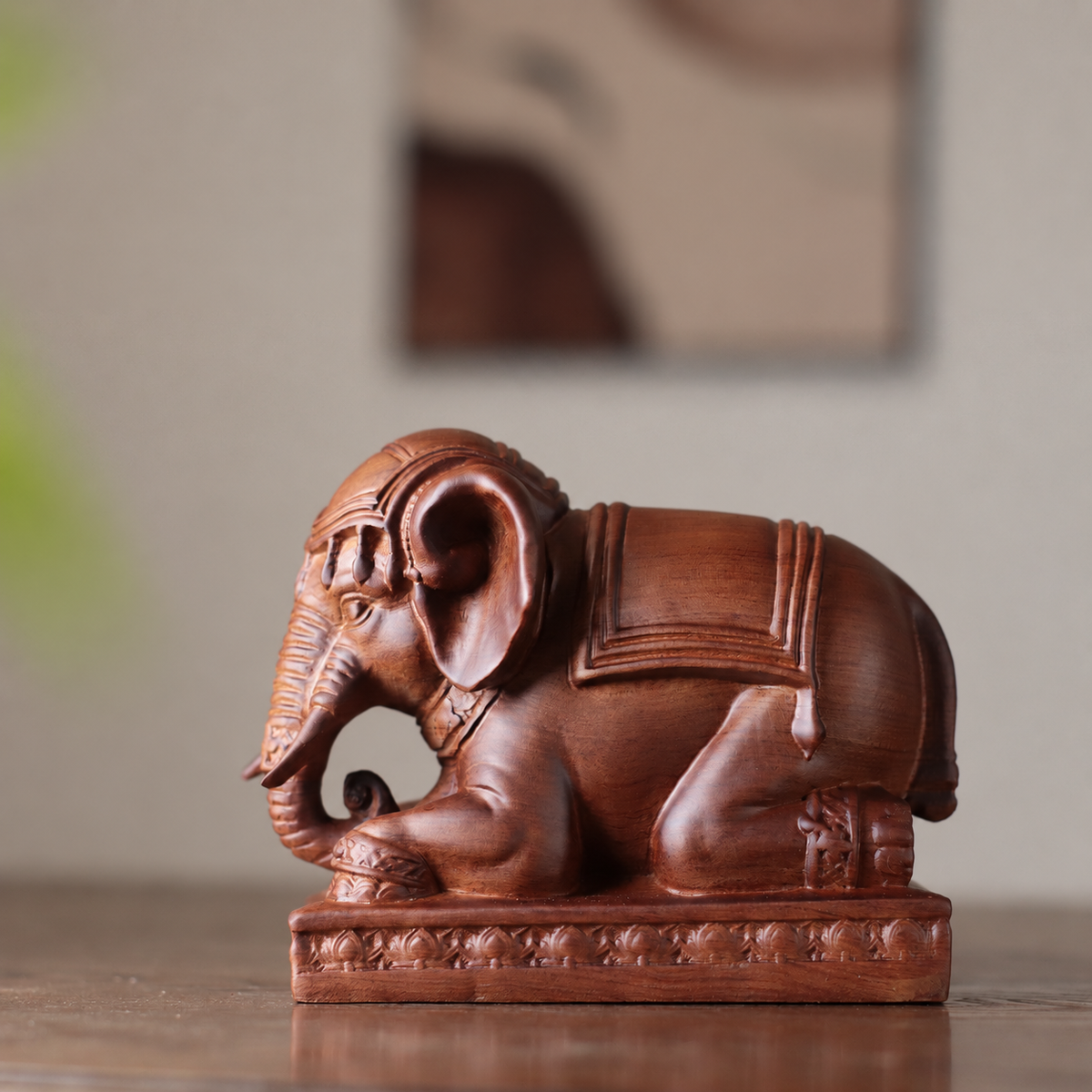Reclining Elephant Sculpture in Padauk Wood — Product photo 5