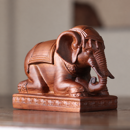 Reclining Elephant Sculpture in Padauk Wood — Product photo 4