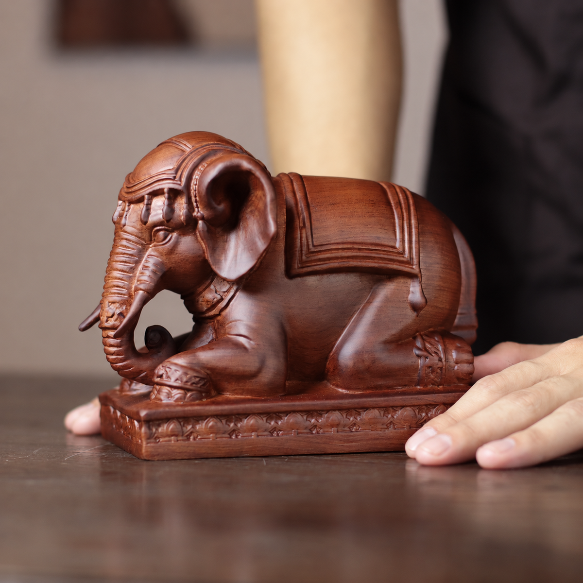 Reclining Elephant Sculpture in Padauk Wood — Product photo 2