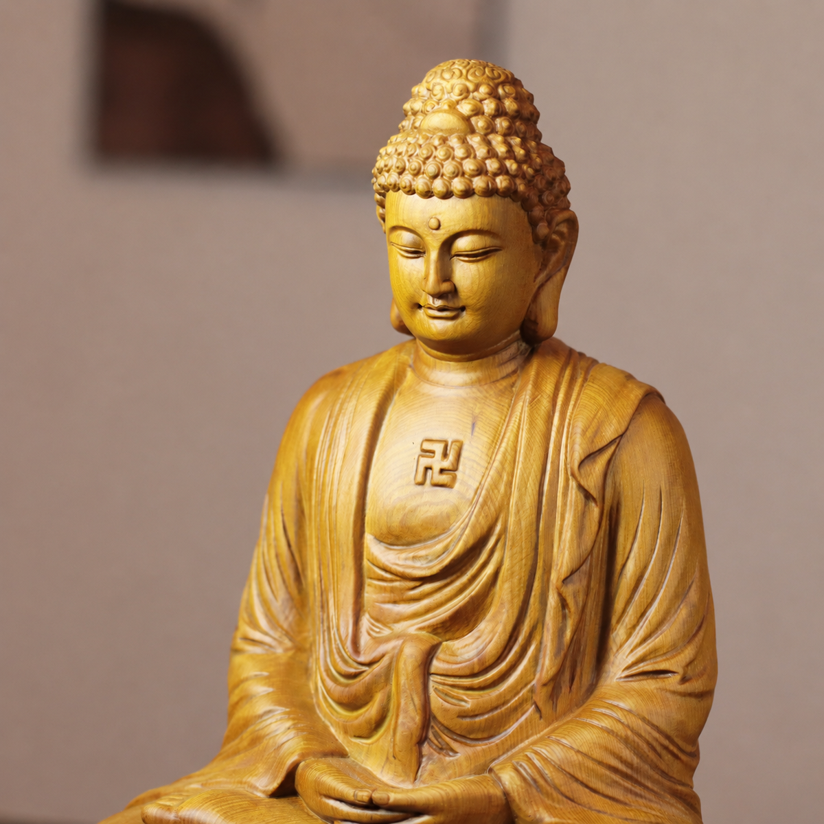 Amitabha Meditation Buddha Statue in Cypress Wood — Product photo 1
