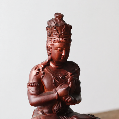 Vairocana Buddha Statue in Padauk Wood — Product photo 2