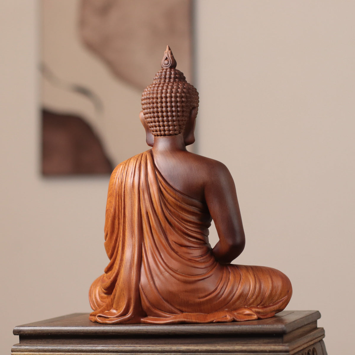 Brown & Gold Meditation Buddha in Padauk Wood — Product photo 7