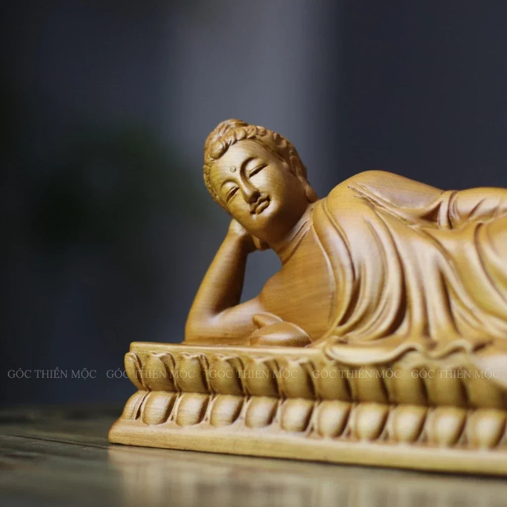 Reclining Shakyamuni Buddha Statue in Solid Wood — Product photo 3