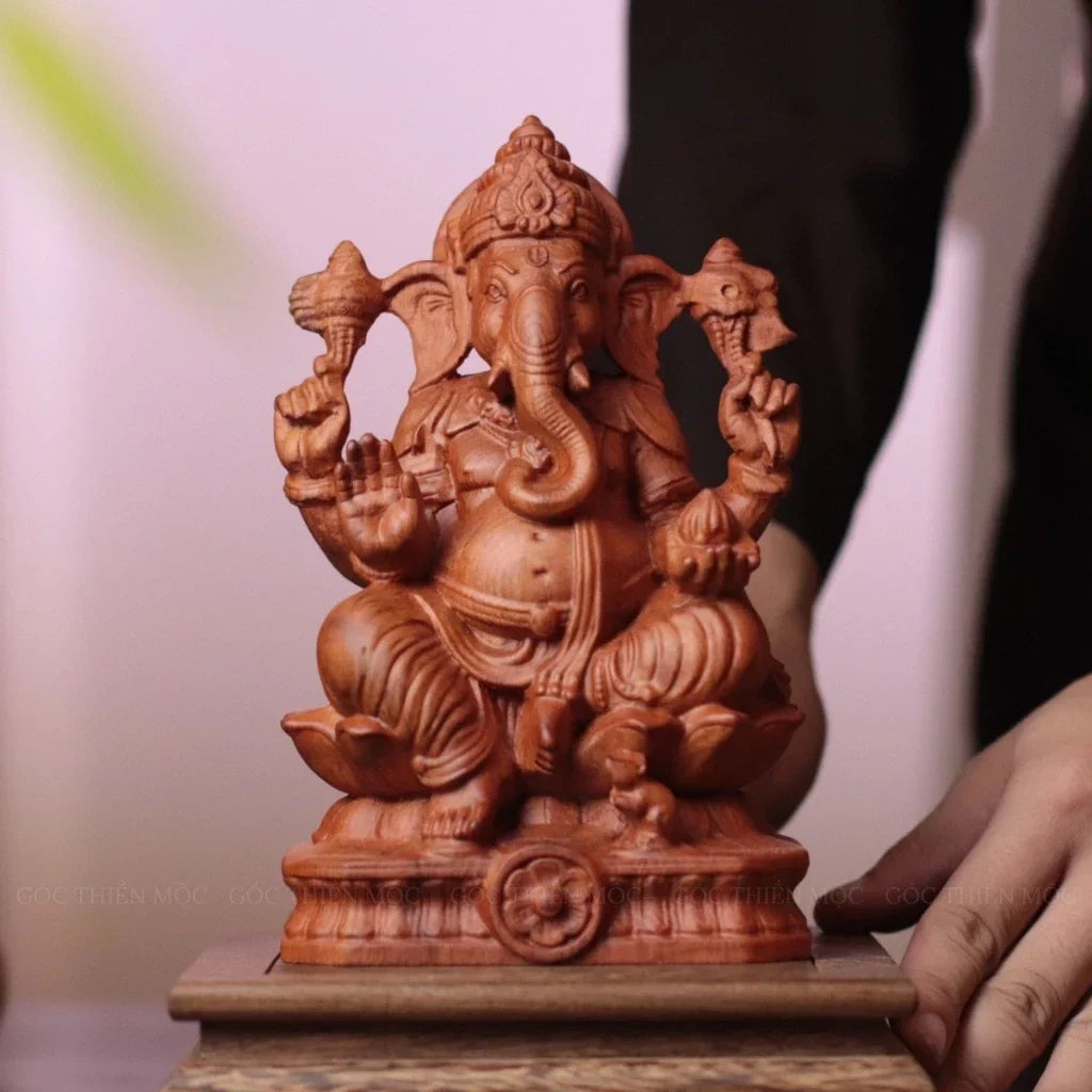Ganesha Statue in Hand-Carved Padauk Wood — Product photo 8