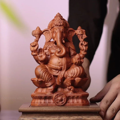 Ganesha Statue in Hand-Carved Padauk Wood — Product photo 8