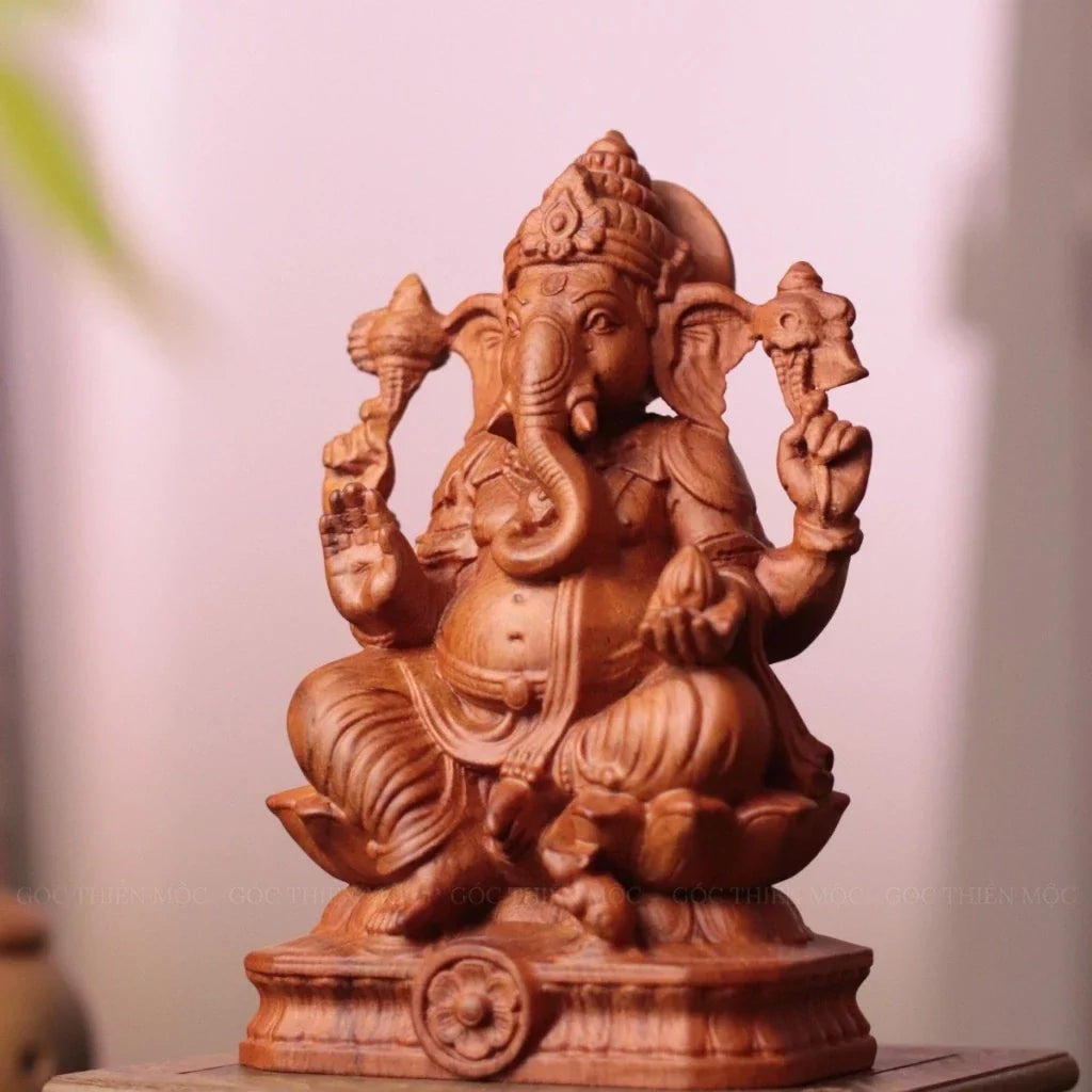 Ganesha Statue in Hand-Carved Padauk Wood — Product photo 1
