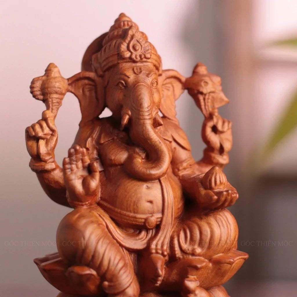 Ganesha Statue in Hand-Carved Padauk Wood — Product photo 5