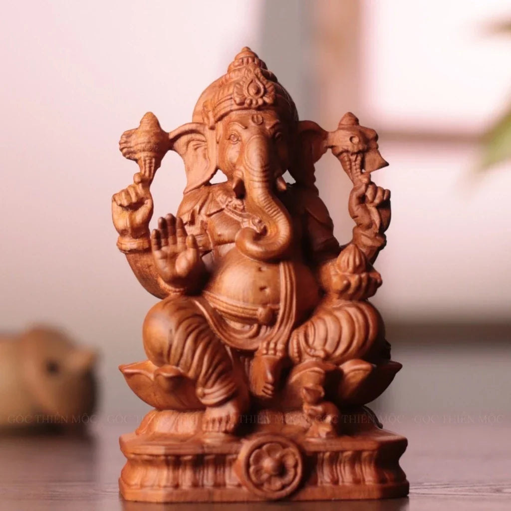 Ganesha Statue in Hand-Carved Padauk Wood — Product photo 7
